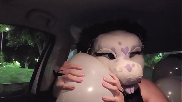 Popping Balloons inCar