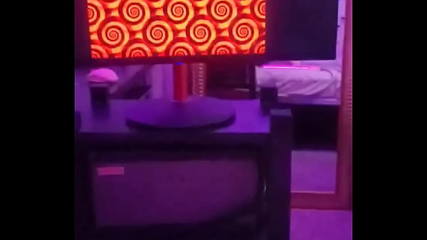 Trying to find the perfect angle for y'all to see just how brain dead i am 