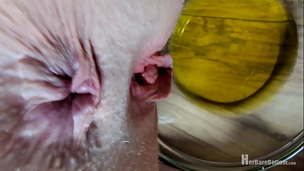 Skinny Pixie Pees In Bowl thumbnail