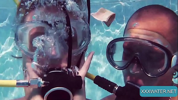 Minnie_Manga and Eduard fucking hardcore underwater
