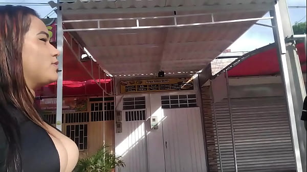 Play MP4 - SALGO A BUSCAR A ALGUIEN PARA FOLLAR PORQUE ESTOY EN MI CASA SOLA Y MUY CACHONDA-highlight-