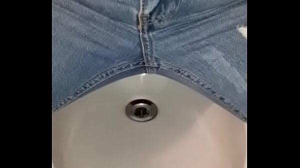 Nonton Quando Scappa Falla Comunque thumbnail