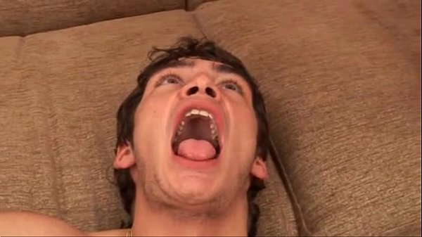 Play MP4 - Gozando na buceta e bebendo a pr&oacute;pria porra