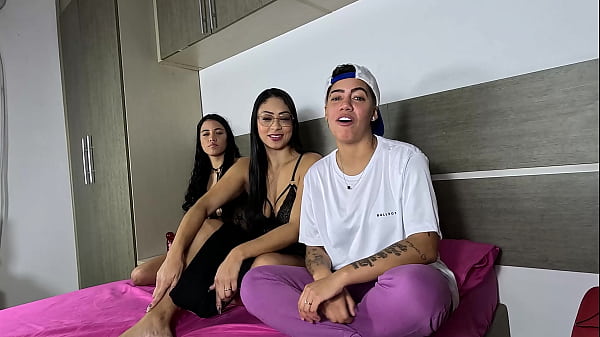 Com duas novatas na cama entrou a terceira e o camera a&iacute; virou orgia bibi mendes cristal ortega 