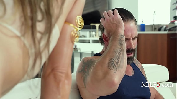 I was backed up so bad i manifested an oiled up milf out of me imagination 