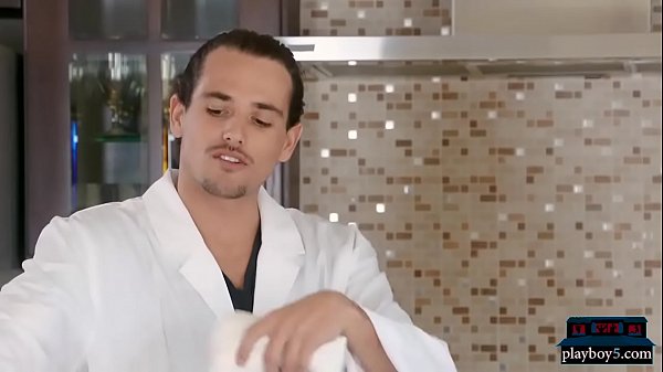 Play MP4 - Actors start having sex on the set of a shopping network