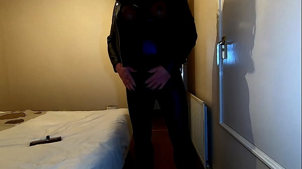 Play MP4 - kelly cd in the bedroom masturbating