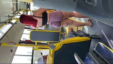 Levei a minha empregada para casa olha oque ela fez dentro do onibus fiquei louco