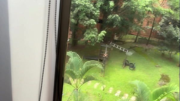 Llamamos a puta latina para someterla entre dos grandes polla rauls bud 