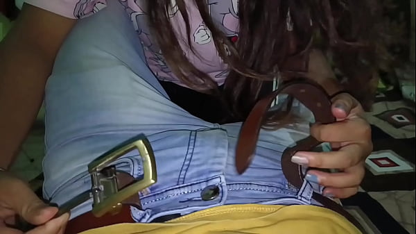 Hot muslim gfon peakwhen bfsits next to her in hindi audioblowjob