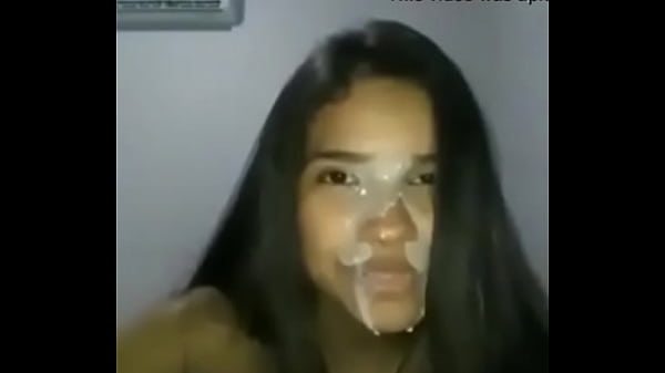 Novinha com tes&atilde;o no deputado 