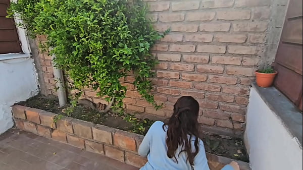 Nonton Sexo Casero En El Patio &ndash; Prima De Mi Amigo Caliente Me Pide Mas (pov) thumbnail