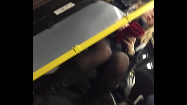 girl with_a jupe at bus