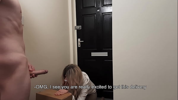 I showed up naked in front of amazon delivery girl and she agrred to fuck