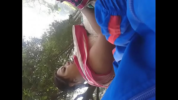 Play MP4 - my grlfrnd n me in public