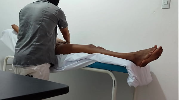 THE DOCTOR GIVES SPECIAL ATTENTION AND_SENSUAL_MASSAGE_TO HIS FEMALE PATIENT