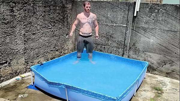 Nonton Festinha Na Piscina As Meias-irma Safadas thumbnail