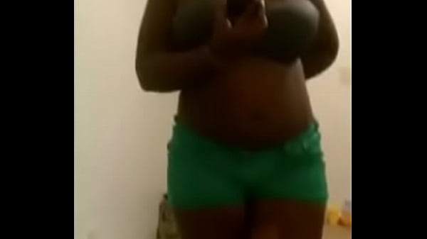 Bigtitted_bitch gets freaky