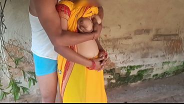 Satin Silk Saree Muslim Aunty Desi indian lover openly boob press outdoors and 