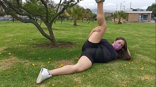 Compilaci&oacute;n De Madrastra Colombiana Exhibi&eacute;ndose En Lugares P&uacute;blicos De La Ciudad 5 thumbnail