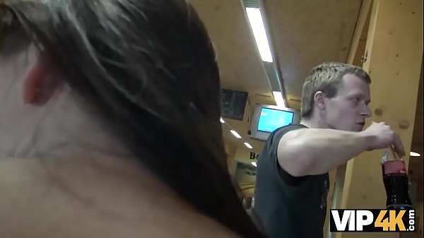 Play MP4 - VIP4k&period; Hunter is looking for awesome sex for money in bowling place