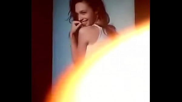 Play MP4 - Tribute Cum Gal Gadot