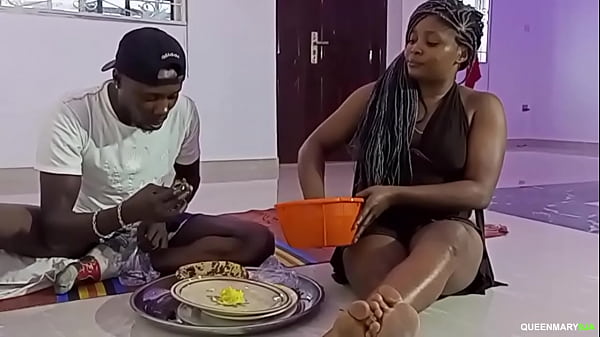 Play MP4 - I fed him well with enough food so he can fuck me hard