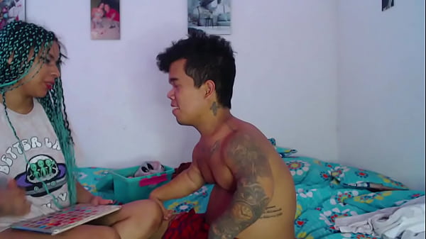 enano de_circo mepide elfavor de que lomaquille y mientras lo_hago no_deja de_acariciarme las_tetas