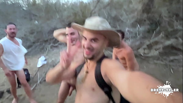 Spanish whores in a Public deepthroat 