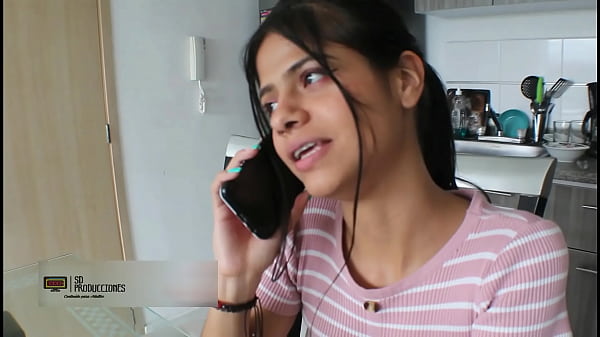 Brunette Cachonda Le Encanta Follar A Su Hermanastro Mientras Est&aacute;n Solos En Casa thumbnail
