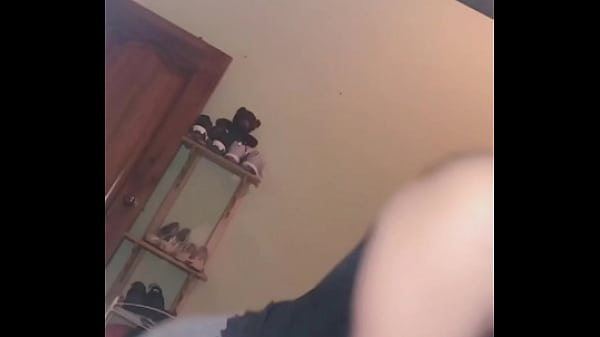 Nonton Ecuatoriana Haciendo Twerking thumbnail