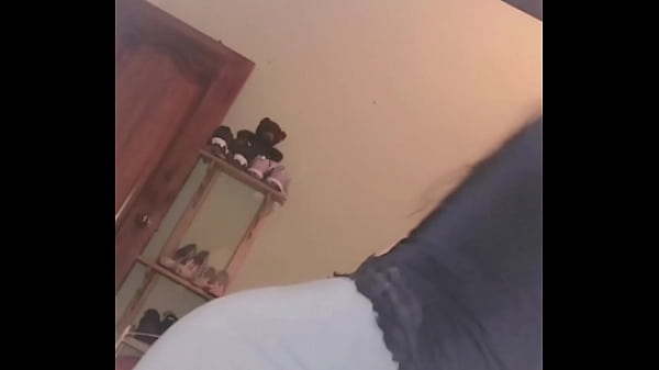 Guayaquileña perreando en vivo