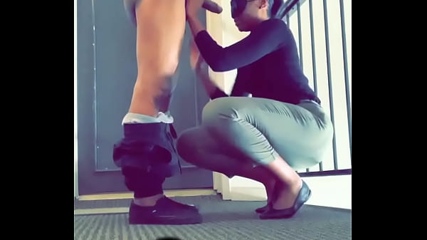 Play MP4 - Dunta Amazin fucks landlord on her lunch break