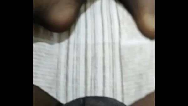 Deliciosa travesti desnuda, en zapatillas y mis pantimedias 