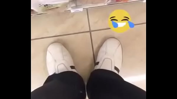 コンビニでおもらし thumbnail