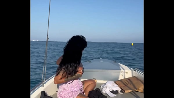 Nonton Sexo En Barco Me Llevo Al Centro Del Mar Y Se Corri&oacute; En Mi Culo- Yasmina Khan thumbnail