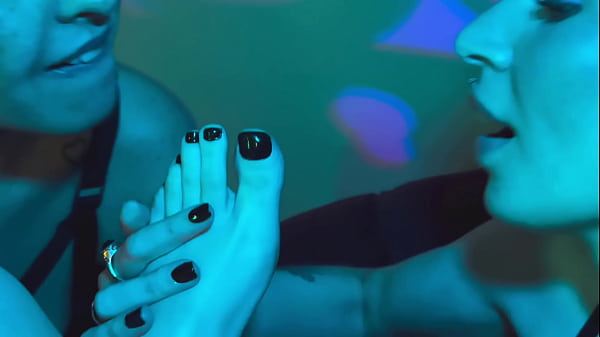 My Cute Foot_Is At Your Disposal