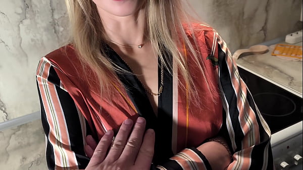 Play MP4 - Neighbor give me salt &comma; otherwise I want to fuck so much that there's no one to do a blowjob&period;