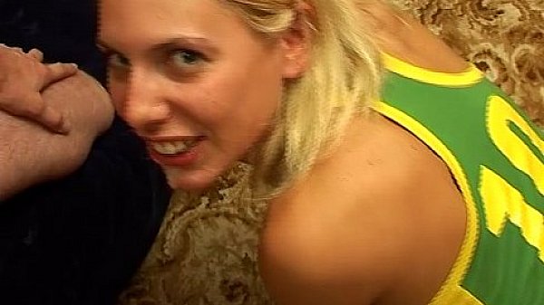 Fucking and cumming onto a short plumper 