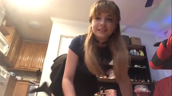 Staryuuki mostrando un poquito de ella 