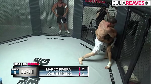 Play MP4 - The winner of the cage fight immediately gets a fuck as a trophy