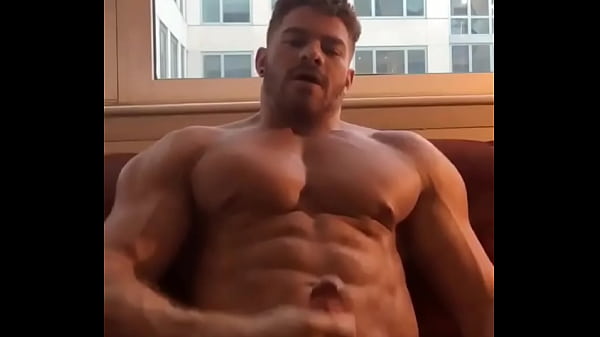Muscle guy cumming a little 