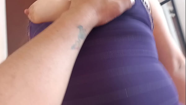 Play MP4 - Esposa Puta Se Deja Follar Por Su Vecino En Miami Usa Le Encanta La Verga A Esta Zorra&excl;&excl;