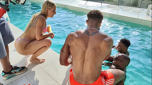 Play MP4 - BTS - BBC GangBang Chloe Chevalier Parte 1