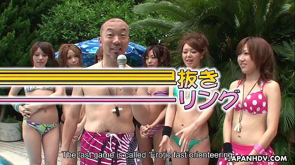 Play MP4 - Lucky bastard has three sluts sucking his cock