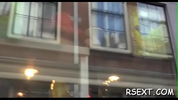 Hottie takes it up the wazoo 