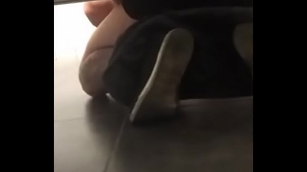 FLAGRA BANHEIRO P&Uacute;BLICO 1 