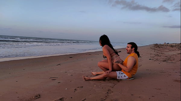 Play MP4 - We had sex on a public beach