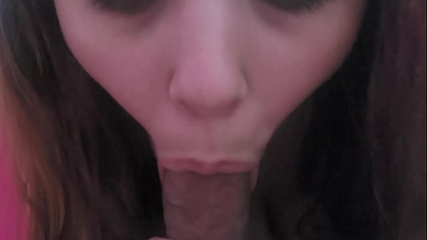 Gostosa caindo de boca