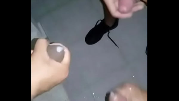 Play MP4 - pu&ntilde;eta entre camaradas